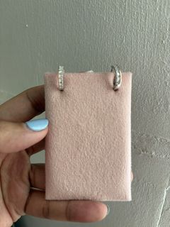 (Category: ) located in . Submitted by katmandulovesmakeup (Listing ID 1470429312, Image 1). Description: .
