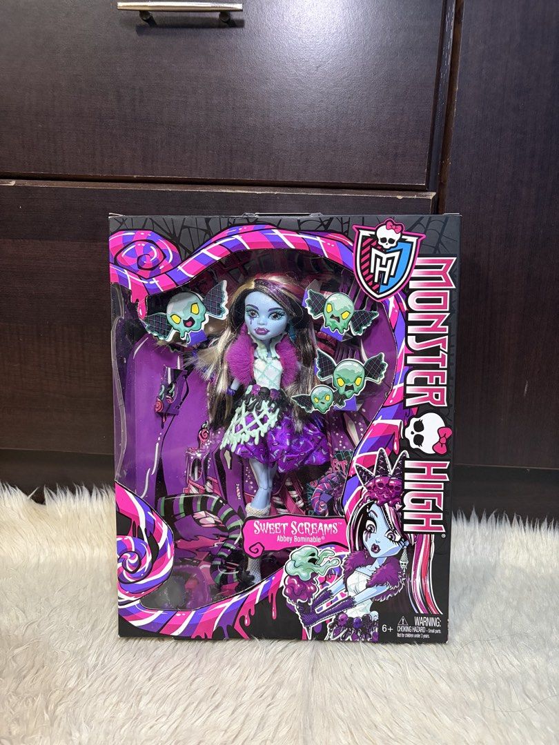 Monster High - Sweet Screams Abbey Bominable (Category: Designer & Blind Box Toys) located in San Juan City. Submitted by prelovedturtle (Listing ID 1470469433, Image 1). Description: Complete, accessories are at the bottom of the box! Feel free to message for more photos :).