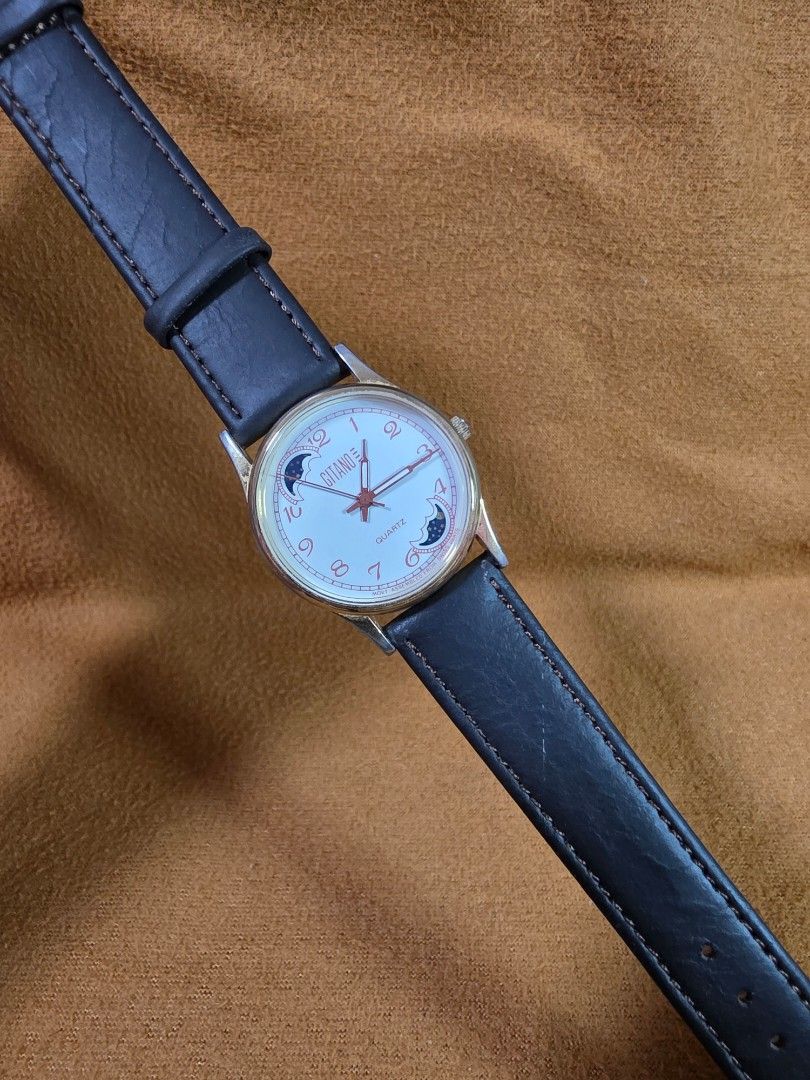 Moon Phase Quartz Watch (Category: Women's Watches) located in Rosales. Submitted by akumie30 (Listing ID 1470534063, Image 2). Description: Collectible Moonphase Watch Working Condition Gitano Case Size: 31.5mm, 33mm with Crown Piere Nicol Case Size : 24mm, 25.7mm with Crown 1,500 Each 2,500 Take all.