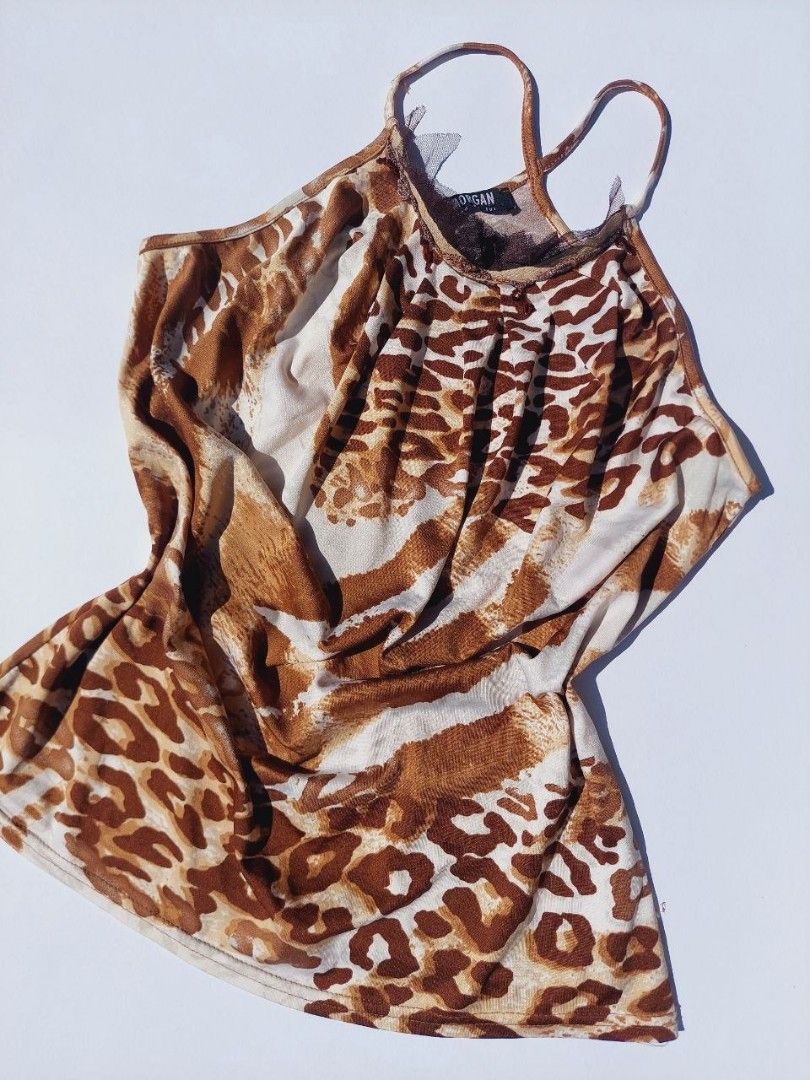 Morgan de TOI leopard print halter top (Category: Sleeveless) located in Echague. Submitted by ribbitpicks (Listing ID 1470411965, Image 2). Description: bust 38 length 23.