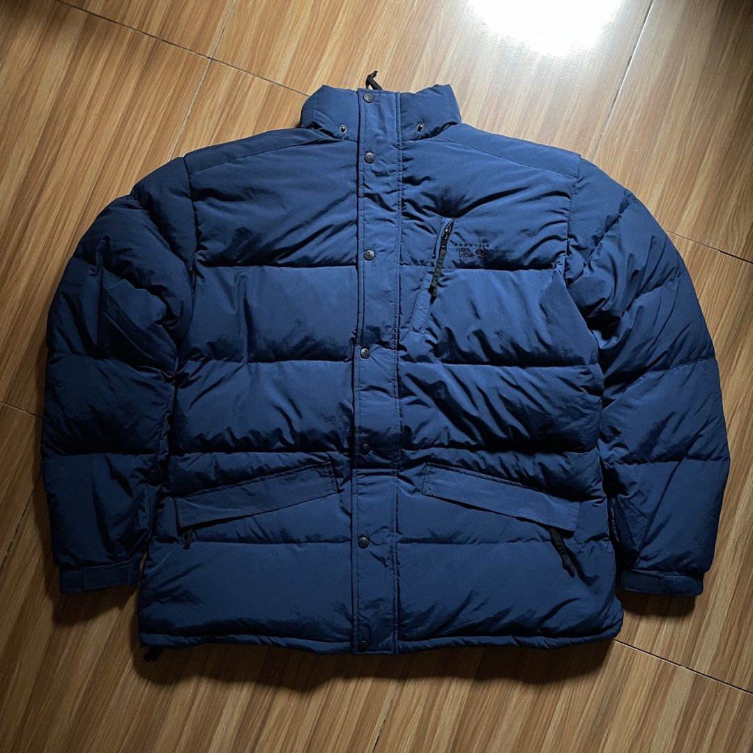 Mountain Hardwear Goose Down Puffet Jacket (Category: Coats, Jackets and Outerwear) located in General Mariano Alvarez. Submitted by 4117_thriftnthrive (Listing ID 1470351456, Image 1). Description: In excellent condition Missing hood only, no other flaws Size: XL Measurements Width: 27” Length: 30” .