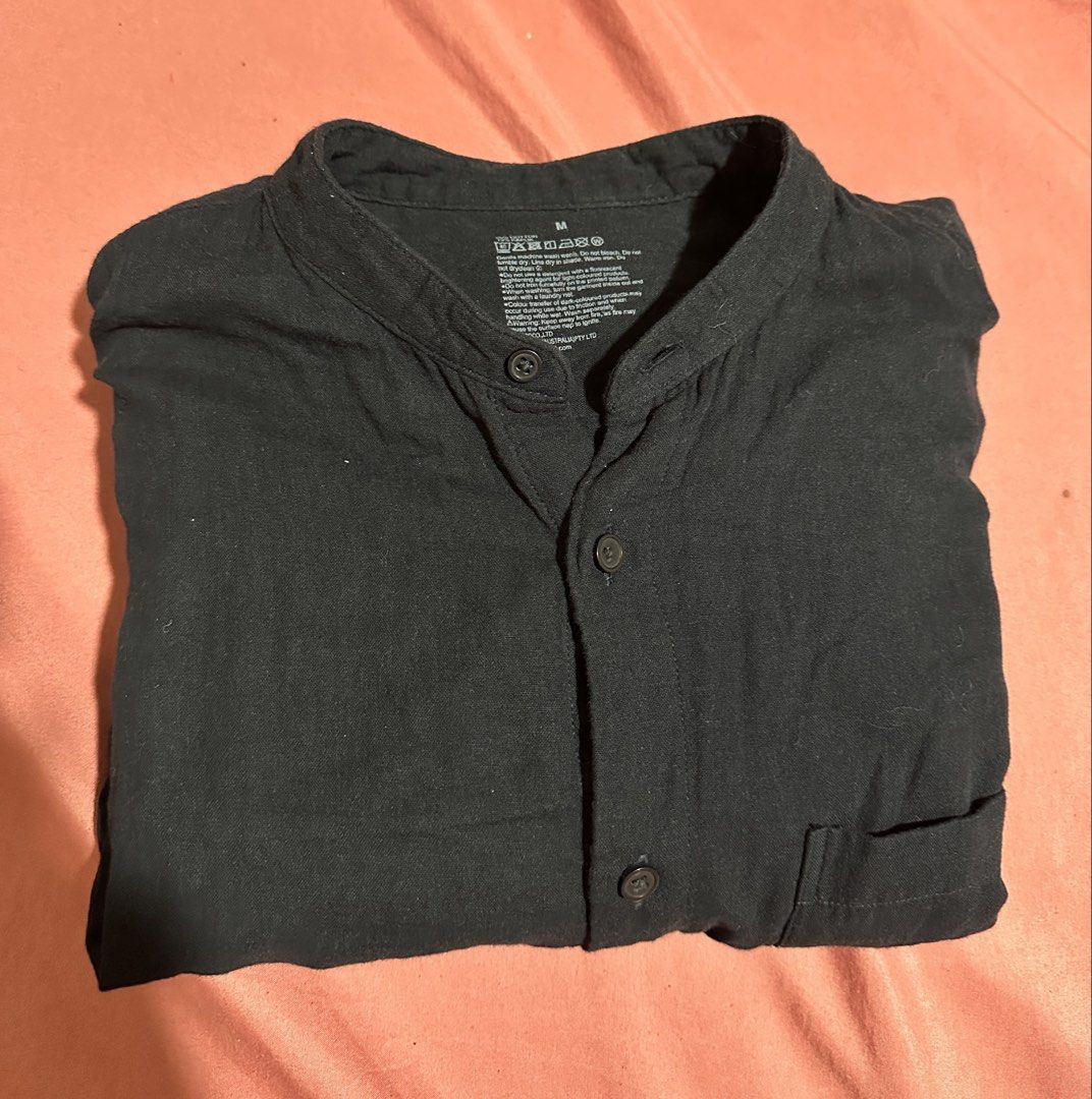 Muji Longsleeves Polo (Men) (Category: Tshirts & Polo Shirts ) located in Pasig City. Submitted by kiarrawr (Listing ID 1470458679, Image 2). Description: ₱590 + SF excellent condition preloved seldom used (4x) medium on tag L: 26in W: 21in 📍Pasig.