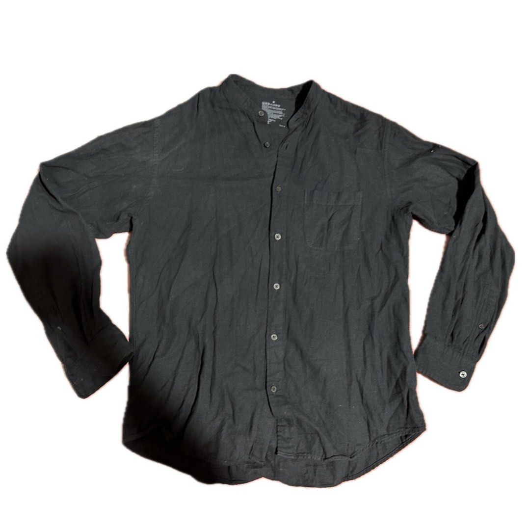 Muji Longsleeves Polo (Men) (Category: Tshirts & Polo Shirts ) located in Pasig City. Submitted by kiarrawr (Listing ID 1470458679, Image 1). Description: ₱590 + SF excellent condition preloved seldom used (4x) medium on tag L: 26in W: 21in 📍Pasig.