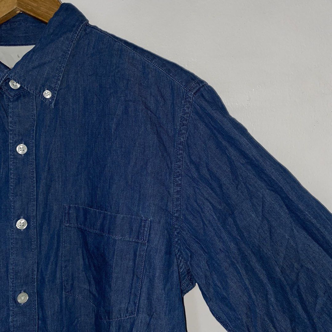 MUJI men light denim long sleeve top (Category: Formal Shirts) located in San Jose del Monte. Submitted by mamiracky (Listing ID 1470472548, Image 2). Description: .