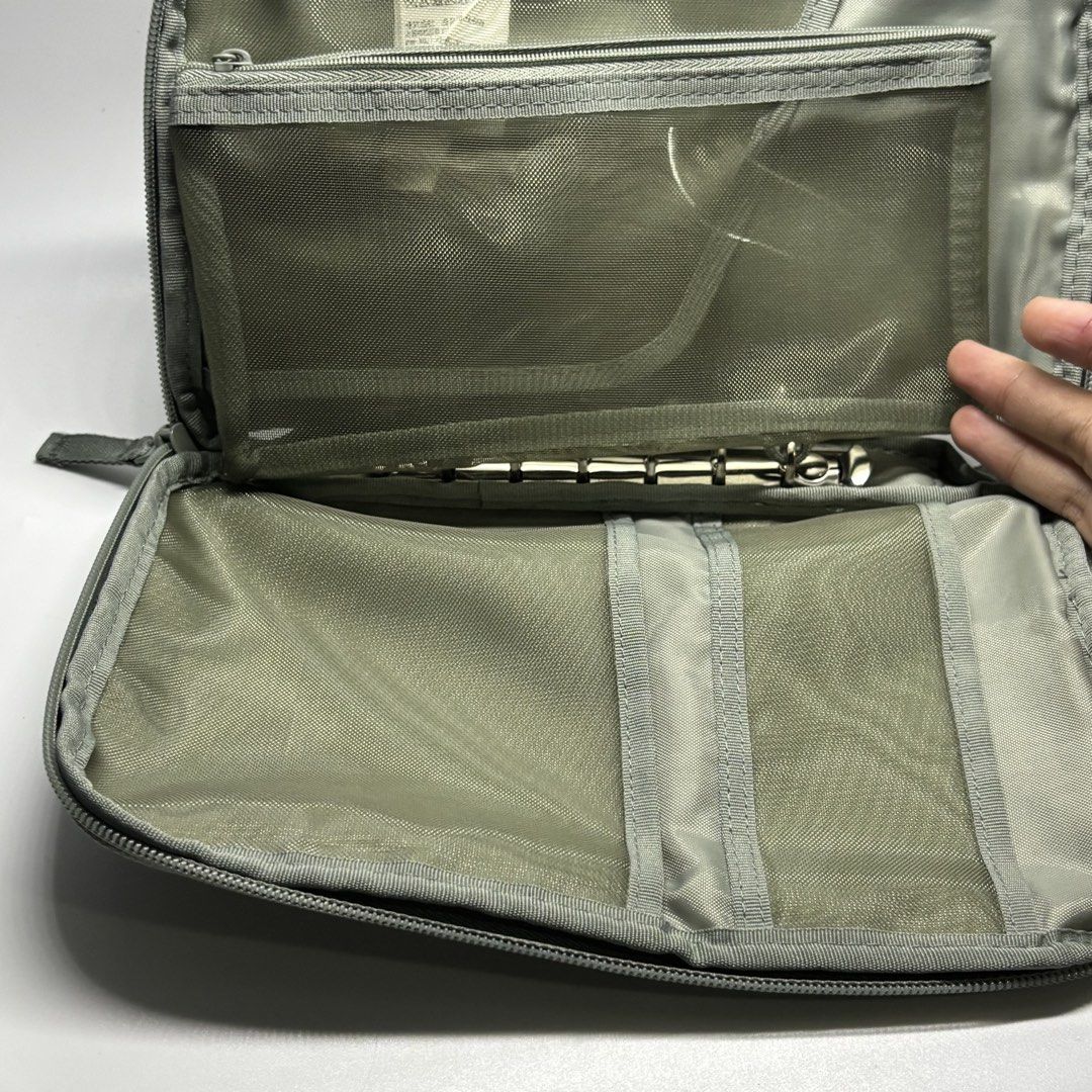 MUJI Slim Pocket Organizer Case A5 Slim (Category: Stationery & School Supplies) located in General Trias. Submitted by shxx_phine (Listing ID 1470363560, Image 3). Description: 📌LP posted, PLS refrain from haggling 📌 all items are japan surplus finds 📌 STRICTLY mine now, pay after invoice 📌 NO RUSH shipping (we ship every tues & fri, depending on our availability) 📌 NO cancellation, return and refunds mod | j&t, lalamove mop | gcash , marib