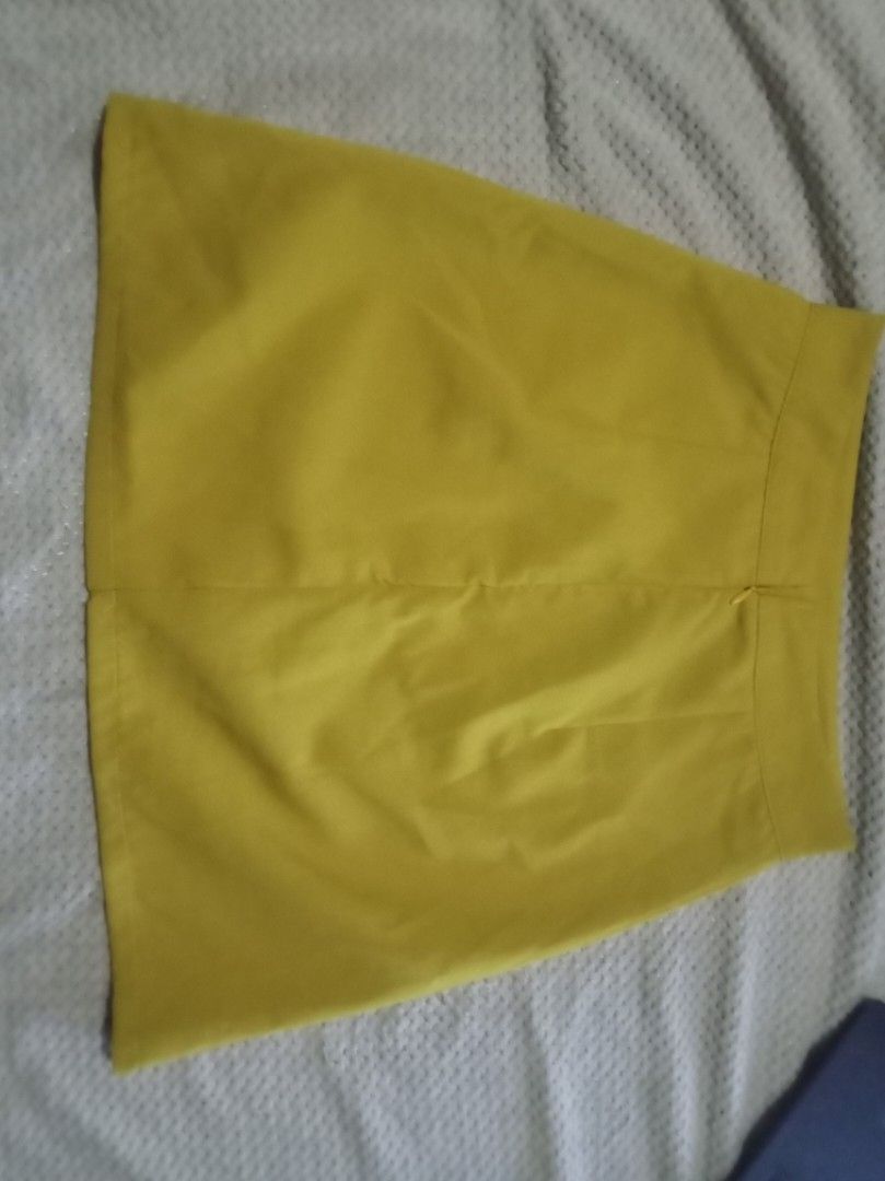 MUSTARD YELLOW A-LINE SKIRT (Category: Skirts) located in Manila. Submitted by fabelz (Listing ID 1470357582, Image 2). Description: 💛 MUSTARD YELLOW A-LINE SKIRT 💛 💰 Price: ₱100 ୨ৎ Details • Color: Mustard yellow • Style: Simple A-line skirt • Length: [Add length] • Size: [Add size] • Condition: [Add condition] 💛 A cute and versatile skirt that's easy to pair with blouses, fitted tops, or sweaters! Perfect for casual outfits and a soft, vint