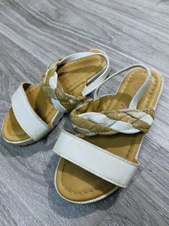 (Category: ) located in . Submitted by lovemyclothes21 (Listing ID 1470455155, Image 1). Description: .