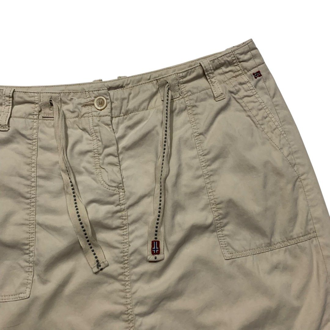 Napapijri Outdoor Mini Skirt (Category: Skirts) located in Baguio. Submitted by thesecretshop_ph (Listing ID 1470380654, Image 3). Description: Size: 42 Lenght: 17 Waist: 30” Issue: -.