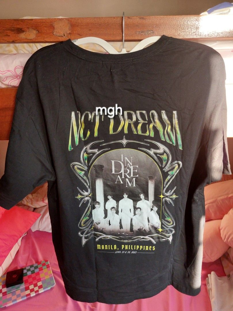 NCT DREAM TDS 2 Official shirt (Category: Shirts) located in Marikina City. Submitted by margahuela (Listing ID 1470435174, Image 2). Description: Used but no abused (neck part is not super stretched) Size Large RFS: DECLUTTERING Shipping c/o buyer via Lalamove or J&T..