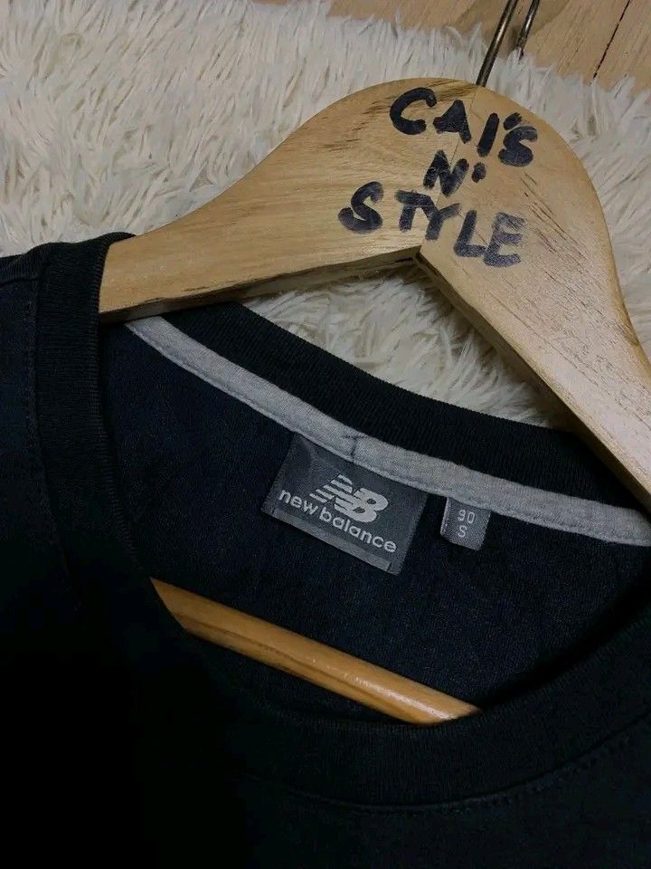 New balance (Category: Tshirts & Polo Shirts ) located in Lianga. Submitted by legitseller12345678 (Listing ID 1470359868, Image 2). Description: New balance 📌 Excellent in condition 9.5/10 Color rate Small on tag, fits up to medium Dimes 20x25.5 Napaka Solid nito 💯 Mine 300 plus sf.
