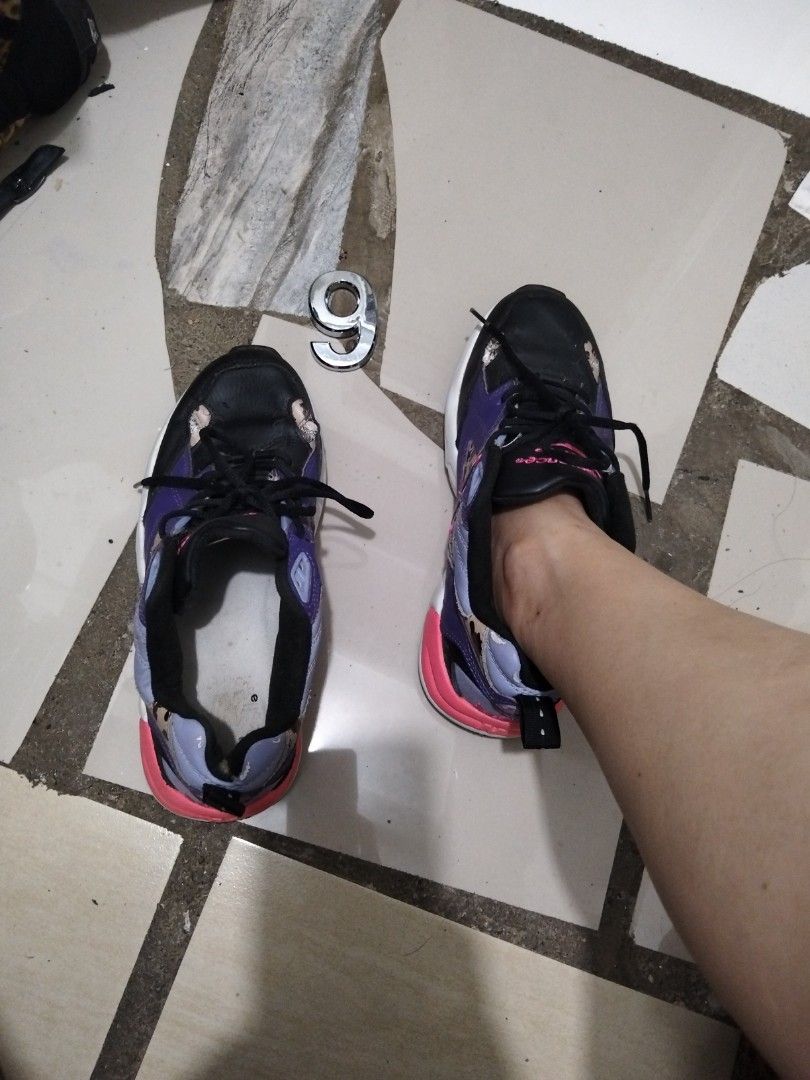 New Balance (Category: Sneakers) located in El Salvador. Submitted by francheskaukayukay (Listing ID 1470443943, Image 1). Description: .