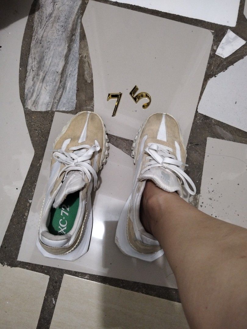 New Balance (Category: Sneakers) located in El Salvador. Submitted by francheskaukayukay (Listing ID 1470447400, Image 1). Description: .