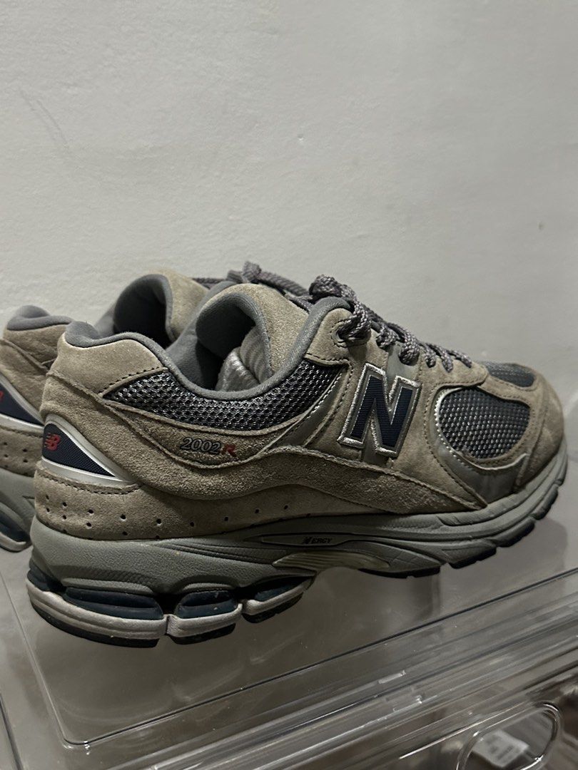 New Balance 2002r ‘OG Light grey’ (Category: Casual Shoes) located in Mandaluyong City. Submitted by fourleafcloverrrr (Listing ID 1470502095, Image 2). Description: Size 9 US Used Pair Only 📍Mandaluyong.