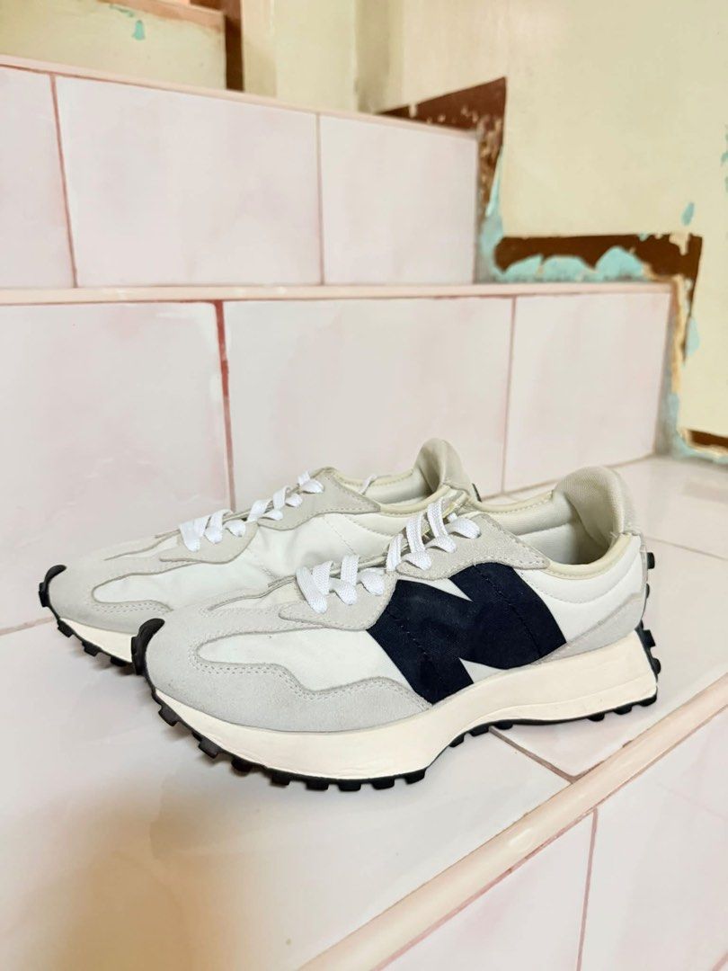 New Balance 327 White Black (Category: Sneakers) located in Manila. Submitted by diannenjs (Listing ID 1470513895, Image 1). Description: - Brand: New Balance 327 - Colorway: White and Black - Size: US Men 6 / US Women 7.5 - Material: Suede and nylon upper with studded rubber outsole - Condition: Clean, worn only a couple of times - Perfect everyday rotation pair.