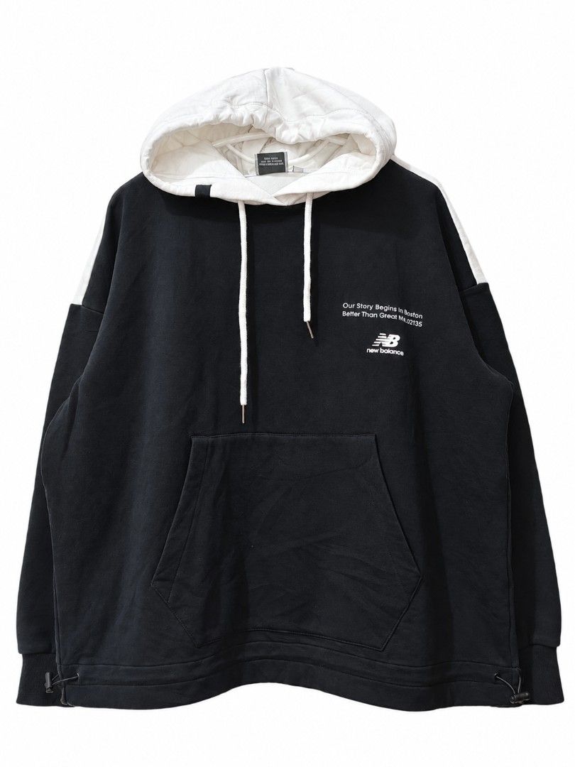 New Balance Hoodie (Category: Coats, Jackets and Outerwear) located in Lipa City. Submitted by gerardcala51660 (Listing ID 1470440292, Image 1). Description: New Balance Hoodie Medium on tag Dimensions: 23.5 inches x 24 inches BOXY FIT! Excellent condition (thrifted) – Needs wash – Color may vary slightly due to lighting New Balance hoodie in midnight navy and white. Features a big back print, printed chest logo, and easy everyday wear. ⚠️ Check 
