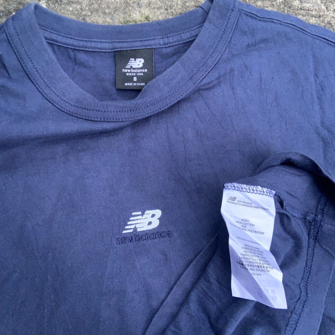 NEW BALANCE SHIRT (Category: Tshirts & Polo Shirts ) located in Tabaco. Submitted by bayhust (Listing ID 1470480882, Image 3). Description: 19x27 EXCELLENT NO ISSUE 9.9/10 color rate.