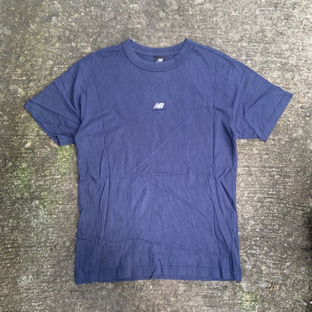 NEW BALANCE SHIRT (Category: Tshirts & Polo Shirts ) located in Tabaco. Submitted by bayhust (Listing ID 1470480882, Image 2). Description: 19x27 EXCELLENT NO ISSUE 9.9/10 color rate.