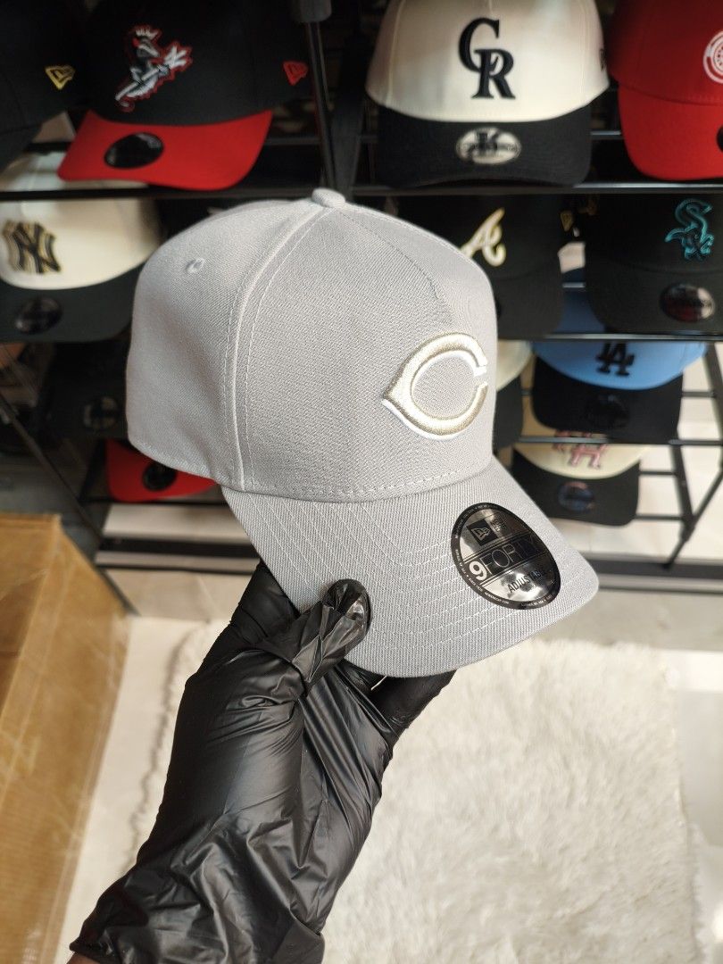 New Era Concinnati Reds Ash Gray 9Forty Adjustable Aframe cap (Category: Caps & Hats) located in Tagaytay City. Submitted by authenticap (Listing ID 1470386327, Image 2). Description: .