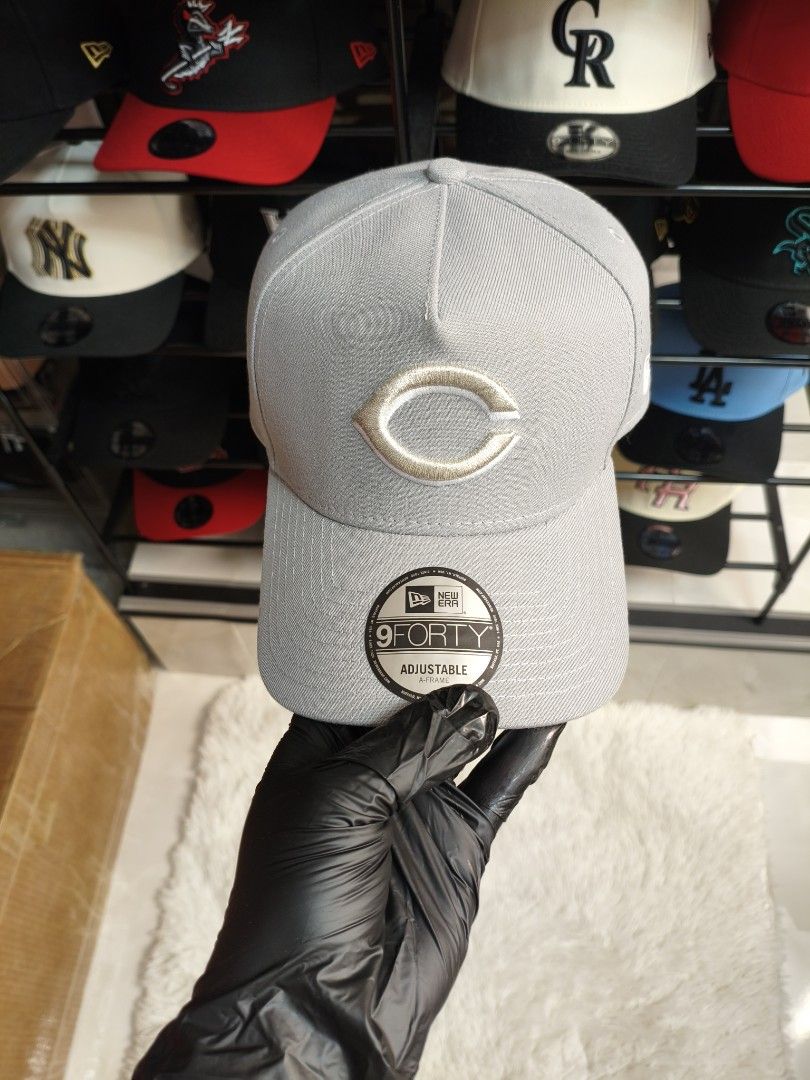 New Era Concinnati Reds Ash Gray 9Forty Adjustable Aframe cap (Category: Caps & Hats) located in Tagaytay City. Submitted by authenticap (Listing ID 1470386327, Image 1). Description: .