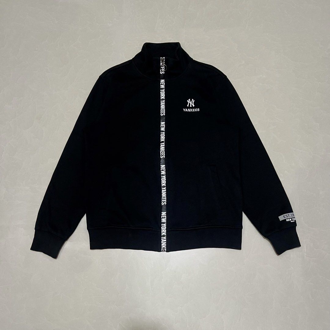 New York Yankees Black Zip Track Jacket (Category: Coats, Jackets and Outerwear) located in Taguig. Submitted by reidddz (Listing ID 1470539512, Image 1). Description: no issue.