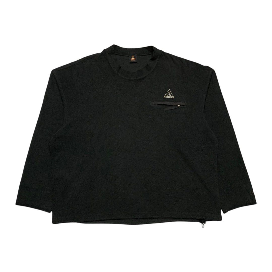 Nike ACG Thermal-Fit Softfleece Pullover Sweater (Category: Coats, Jackets and Outerwear) located in Baguio. Submitted by thesecretshop_ph (Listing ID 1470385933, Image 1). Description: Size: Large Lenght: 27” Width: 26” Issue: Signs Of Usage Due to Age.