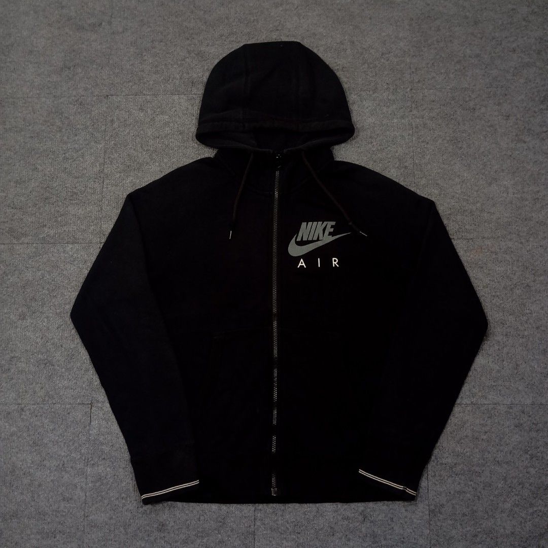 Nike Air Full Zip Hoodie (Category: Coats, Jackets and Outerwear) located in Taguig. Submitted by sito. (Listing ID 1470403082, Image 1). Description: For sale! 📣 Nike Air Full Zip Hoodie Specs and measurements: • Size Small • Length 26 inches • Width 19 inches Condition Details: • Excellent Condition • No issue • Color rate: 10/10 • Overall Condition: 10/10 Price: ~ ₱506 Transaction Details: Location: Upper Bicutan, Taguig City, Metro Manila, 1