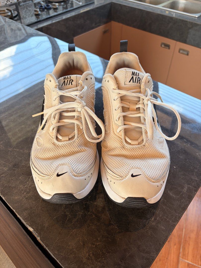 Nike Air Max AP (Category: Sneakers) located in Manila. Submitted by soaringblaze_ (Listing ID 1470373769, Image 3). Description: Stylish and comfortable sneakers, perfect for everyday wear and casual outfits! 💰 Price: ₱750 📏 Size: 11 US, 10 UK 📍 Location: Batasan Hills, Quezon City 🚚 Meetup / Delivery: Negotiable PM me for the price and other details! First come, first served. 🤝.