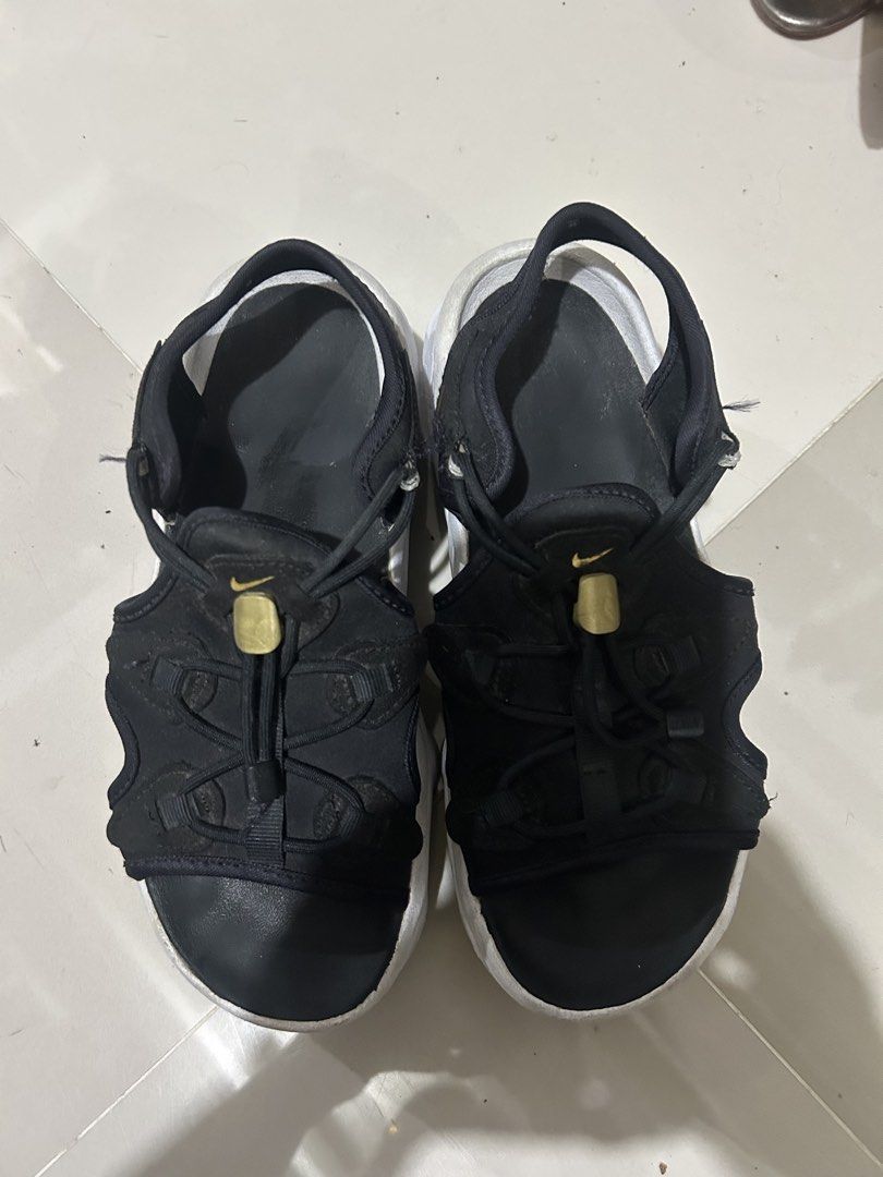 Nike air max koko sandals in white (Category: Flats & Sandals) located in Cavite. Submitted by cecitrifthshop (Listing ID 1470470573, Image 3). Description: Nike air max koko women sandals in white good condition size 6 us 36.5 eur .