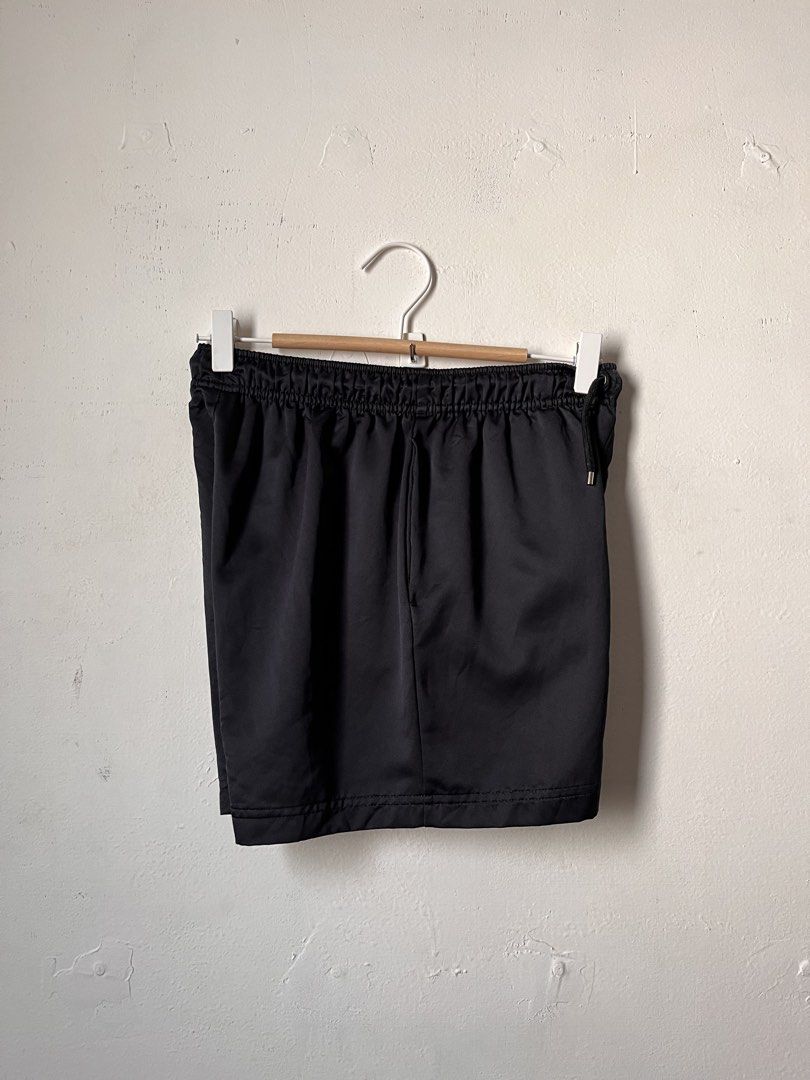 Nike Air Woven Shorts (Category: Shorts) located in Cagayan de Oro. Submitted by vigo999 (Listing ID 1470451228, Image 3). Description: Nike Air Woven Shorts Size S Condition: As new Color rate: 10/10 No issues Dimes: 26-30x14 Hem: 12.