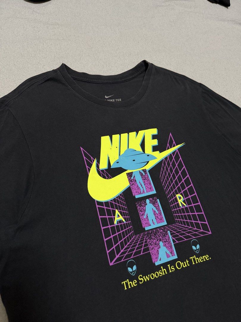 Nike “Aliens” Tee (Category: Tshirts & Polo Shirts ) located in Bulacan. Submitted by sanjisthrift (Listing ID 1470350356, Image 2). Description: Size XL Width 22.5 Length 28 Well Used 8.8/10 Good fade.
