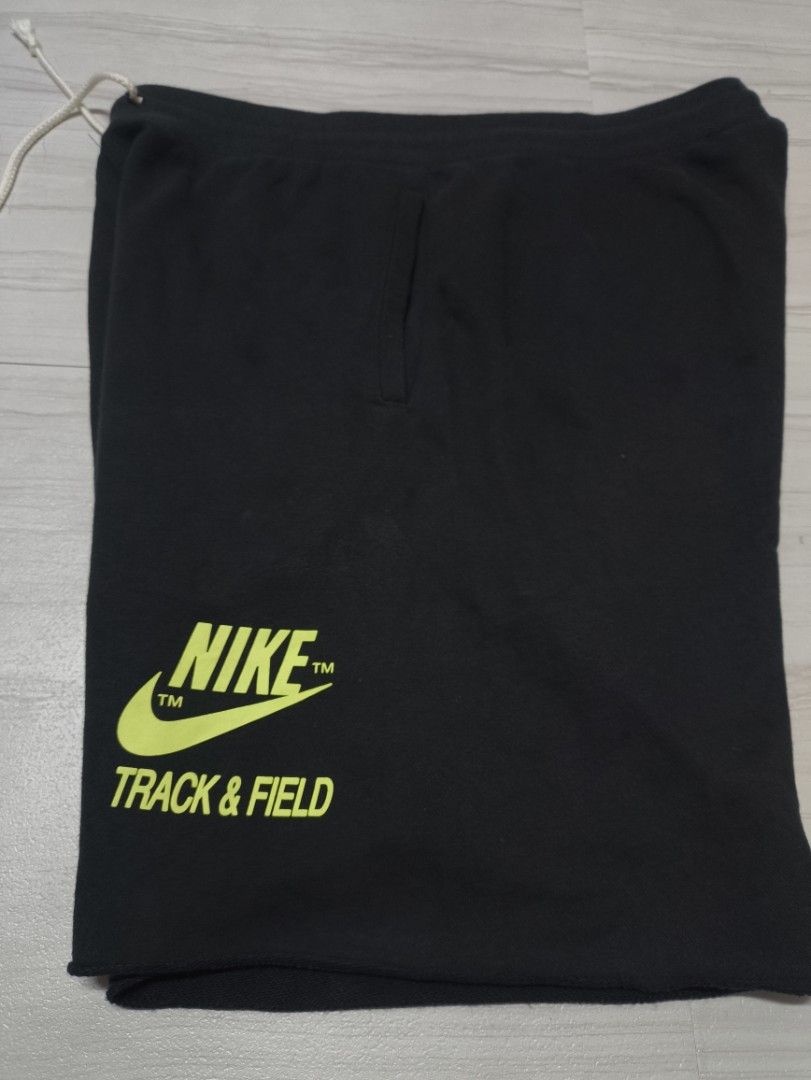 NIKE ALUMNI (Category: Shorts) located in Lupon. Submitted by thriftnikent (Listing ID 1470401918, Image 2). Description: .