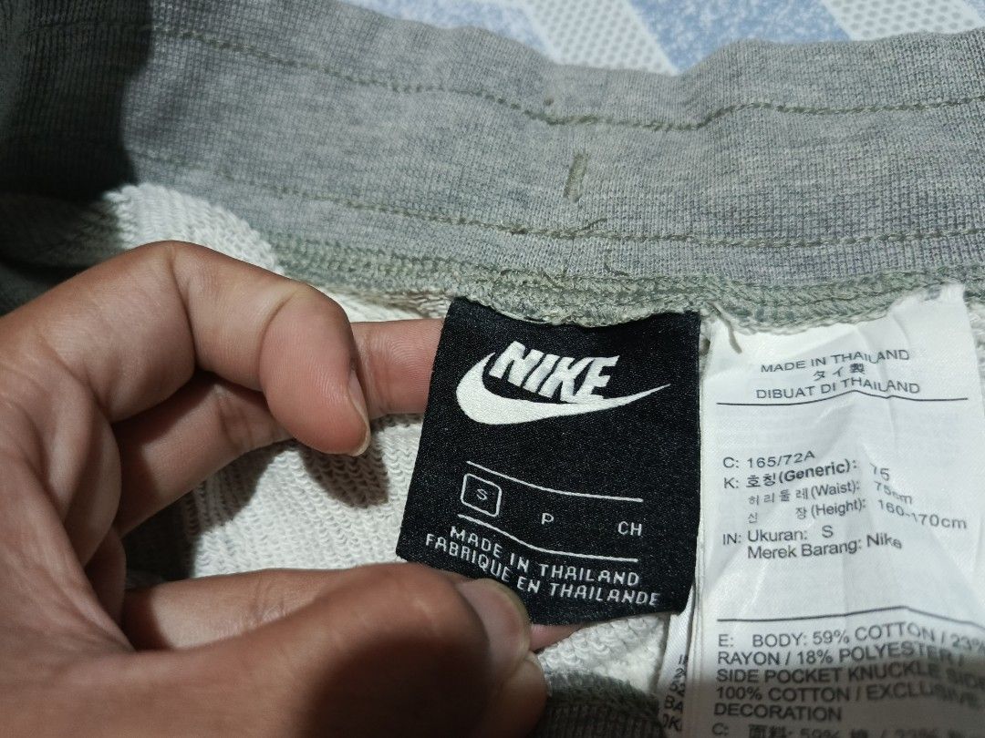 NIKE ALUMNI SHORT (Category: Announcements) located in San Jose del Monte. Submitted by thriftandzell (Listing ID 1470364228, Image 2). Description: EXCELLENT CONDITION! NO ISSUE! AS NEW! DIMES: WAIST - 30-34 INCHES LENGTH - 19 INCHES.