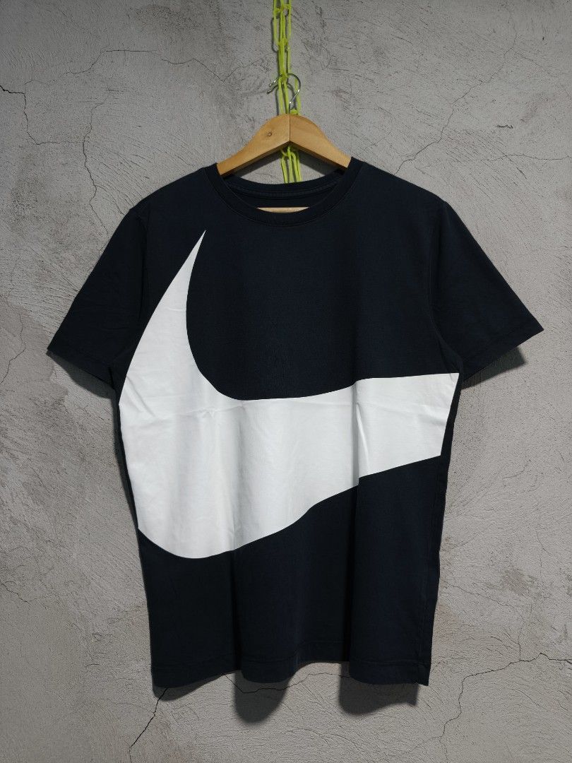 NIKE BIG SWOOSH (Category: Formal Shirts) located in Butuan. Submitted by miltonpulido (Listing ID 1470457850, Image 1). Description: Dimes: 20.5/27 M-L color rate: 9.5/10 no issue.