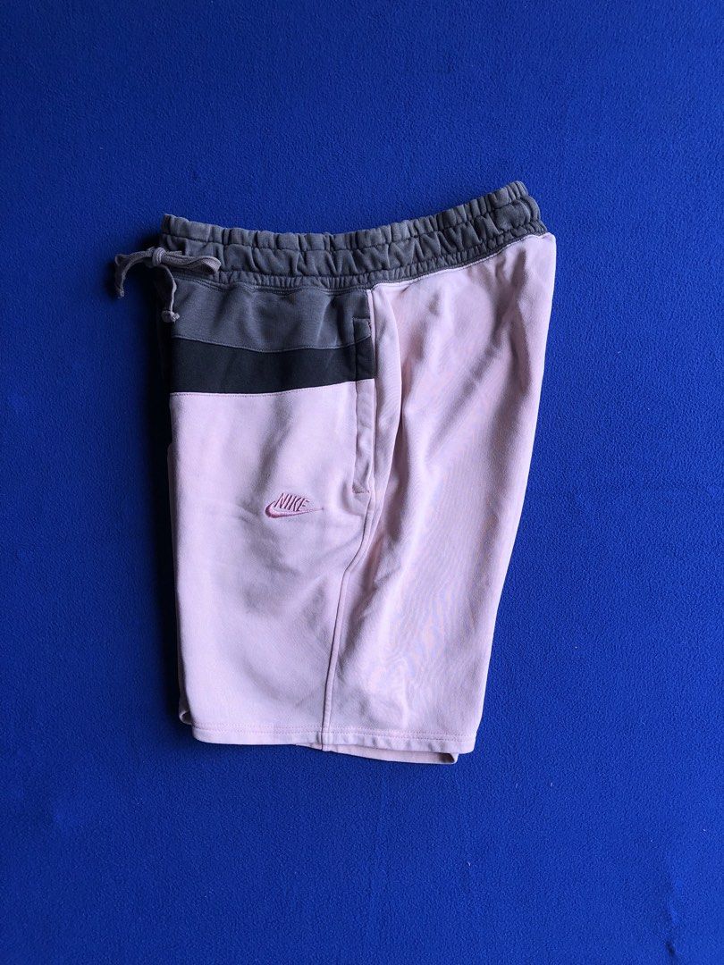 Nike Big Swoosh (Category: Shorts) located in Sipalay. Submitted by lptulak (Listing ID 1470509547, Image 3). Description: W-32-36 L-19 Very good condition Need wash 700 only.
