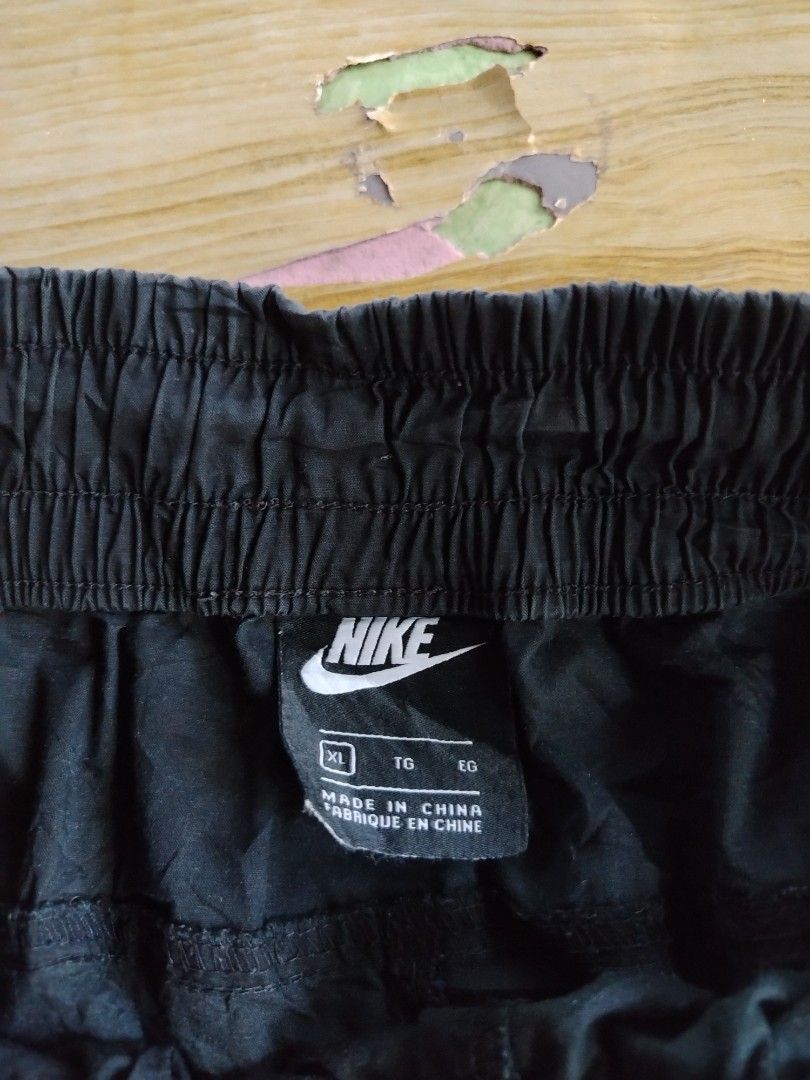 Nike Black Cargo Shorts Size XL (Category: Shorts) located in Caloocan City. Submitted by vincefresn21903 (Listing ID 1470419169, Image 3). Description: Authentic Black Nike Cargo Shorts - Size: XL - Fit: Comfortable for daily wear or casual outings - Waistband: Elastic with adjustable drawstring closure - Pockets: Multiple utility pockets plus a secure zipped side pocket with Nike branding - Origin: Made in China - Condition: Brand new / Excelle