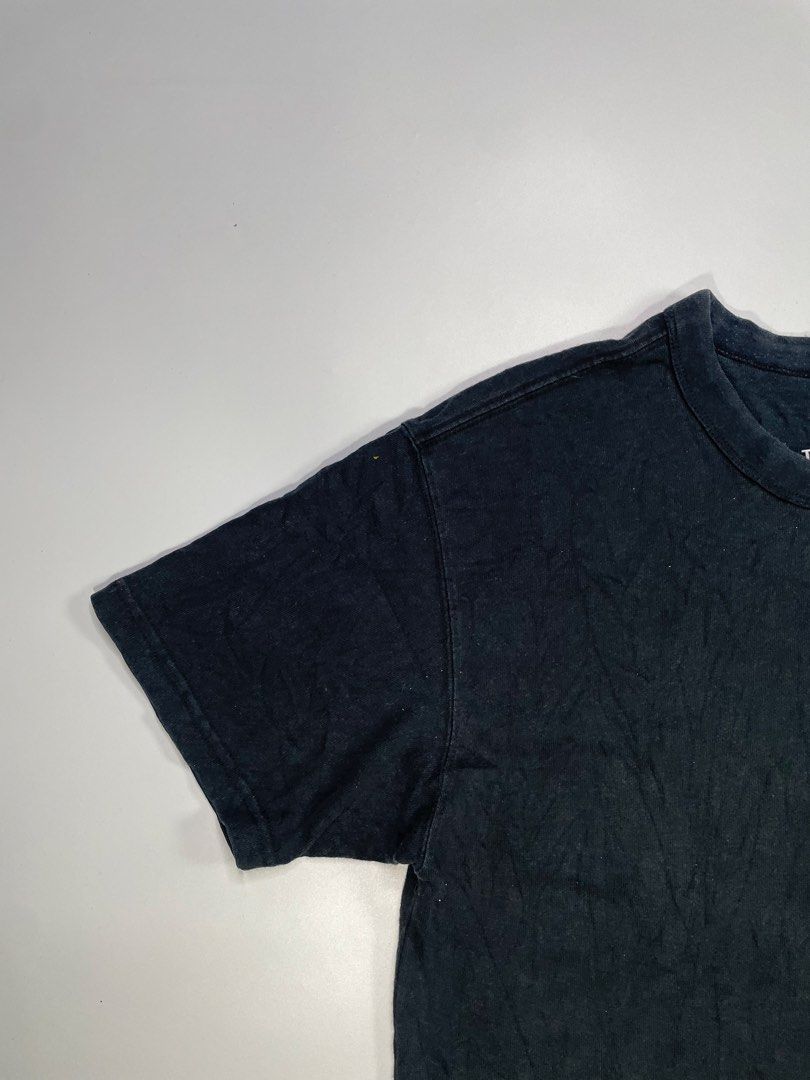 Nike Black Minimalist Shirt (Category: Activewear) located in Dasmarinas. Submitted by just_find_castleton (Listing ID 1470388998, Image 3). Description: Nike Black Minimalist Shirt Size: L Dimensions: Width - 19 Length - 26 Condition - 8.5/10 -Check pics -Slight Good fade -Flakers/Bogus will be posted -Add sf -This is thrift item please manage your expectations.