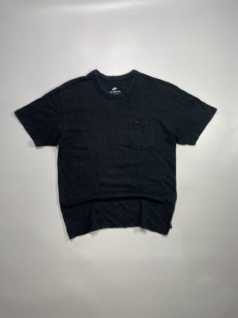 Nike Black Minimalist Shirt (Category: Activewear) located in Dasmarinas. Submitted by just_find_castleton (Listing ID 1470388998, Image 1). Description: Nike Black Minimalist Shirt Size: L Dimensions: Width - 19 Length - 26 Condition - 8.5/10 -Check pics -Slight Good fade -Flakers/Bogus will be posted -Add sf -This is thrift item please manage your expectations.