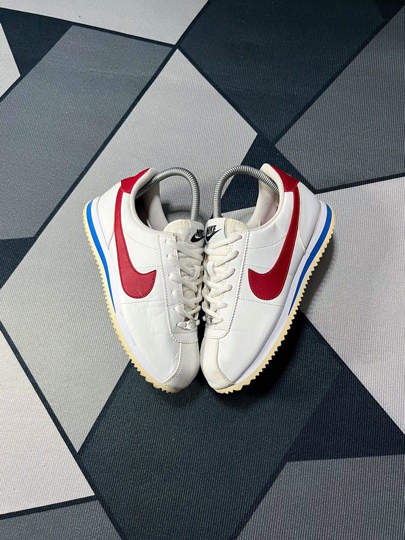 Nike Cortez Forrest Gump (Category: Sneakers) located in Butuan. Submitted by jacobfrost (Listing ID 1470449915, Image 2). Description: 5 us 37.5 eur 23.5 cm Excellent condition minor sign of usage 1250 Shipping nationwide.