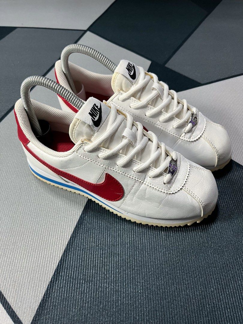 Nike Cortez Forrest Gump (Category: Sneakers) located in Butuan. Submitted by jacobfrost (Listing ID 1470449915, Image 3). Description: 5 us 37.5 eur 23.5 cm Excellent condition minor sign of usage 1250 Shipping nationwide.