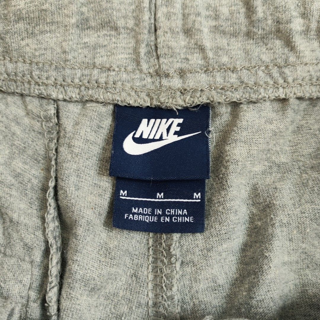 Nike Cotton Shorts (Category: Shorts) located in Rosales. Submitted by kudoscache (Listing ID 1470434534, Image 3). Description: - Brand: Nike - Waist: 28-36 | Length: 19 - Color: Gray / Grey - slightly nego payment: maribank / gotyme courier: J&T.
