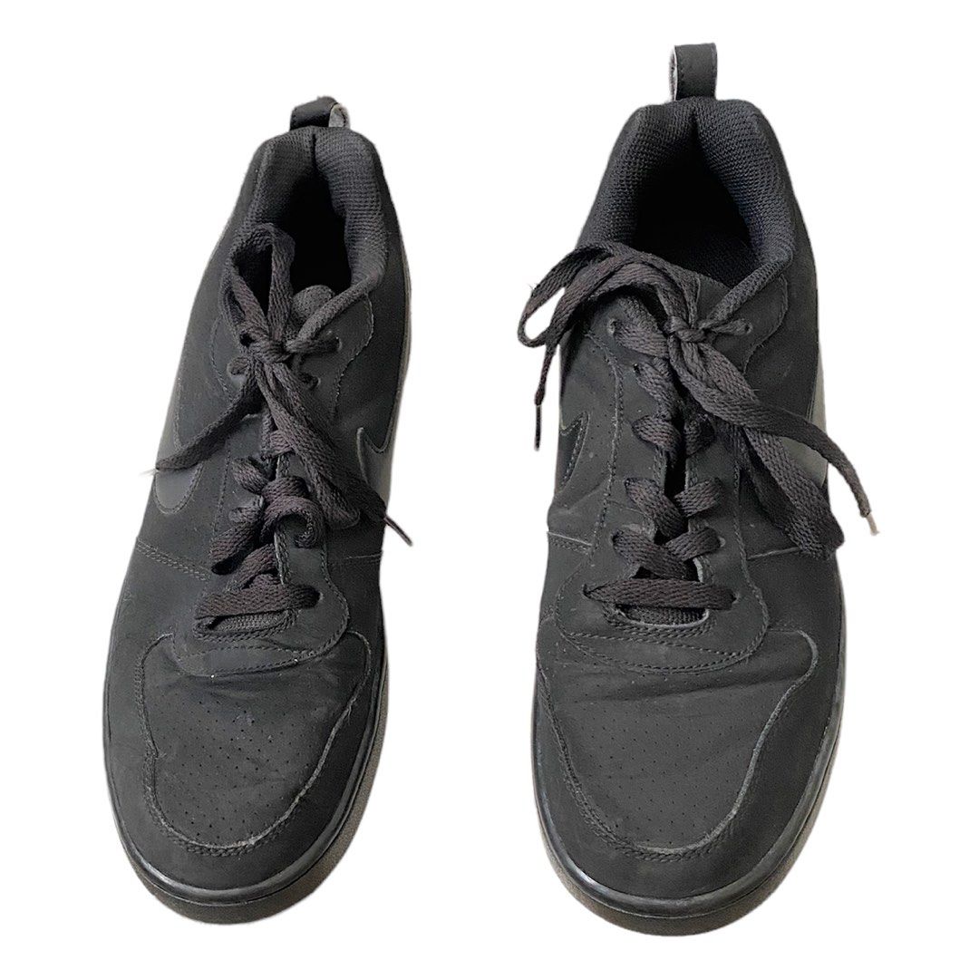 Nike Court Borough Low (Category: Babies & Kids Fashion) located in Makati City. Submitted by ciados (Listing ID 1470451062, Image 1). Description: - Brand: Nike - Style: Classic low-top sneakers in all-black with matching laces - Size: US 5Y / EUR 37.5 - issue need linisan .
