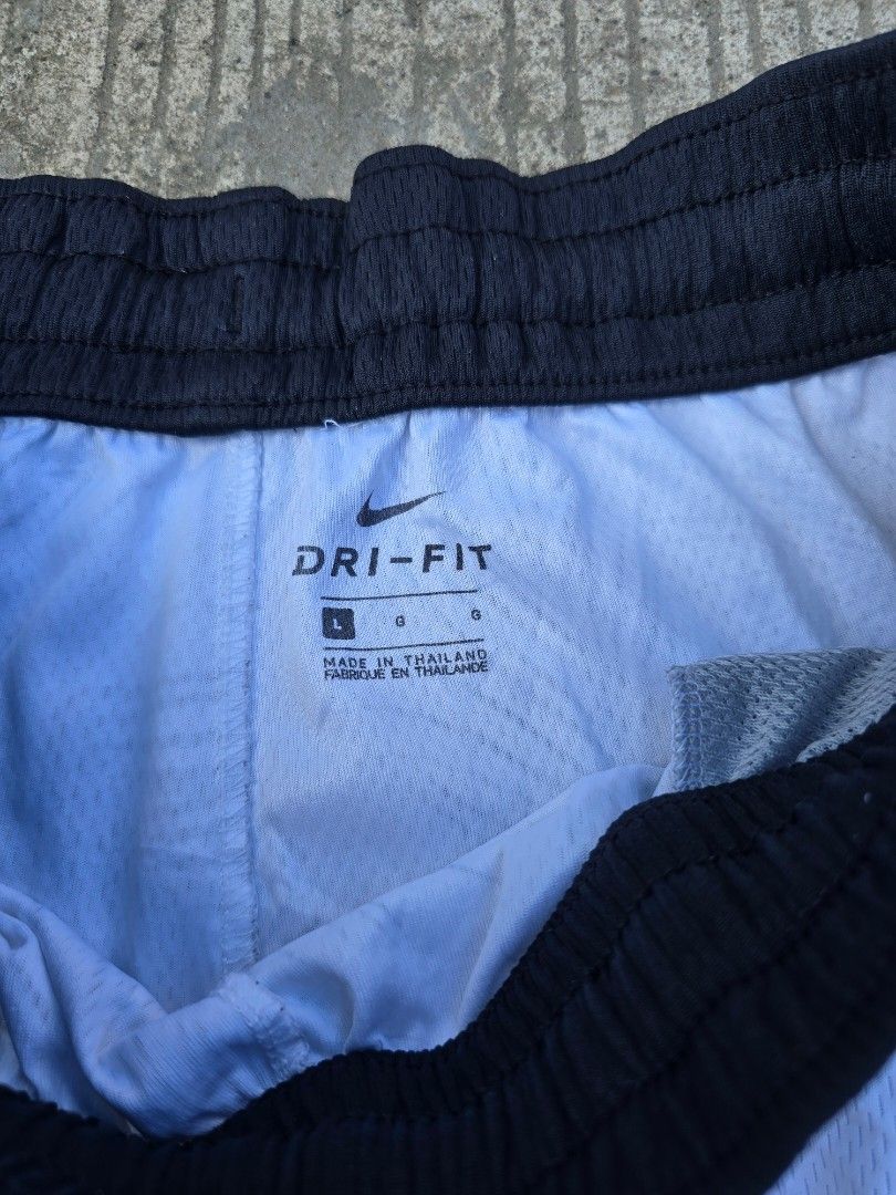 Nike DNA (Category: Shorts) located in Bacolod City. Submitted by new_eddecatoria (Listing ID 1470368643, Image 2). Description: large size excellent condition no issue size 28-34.