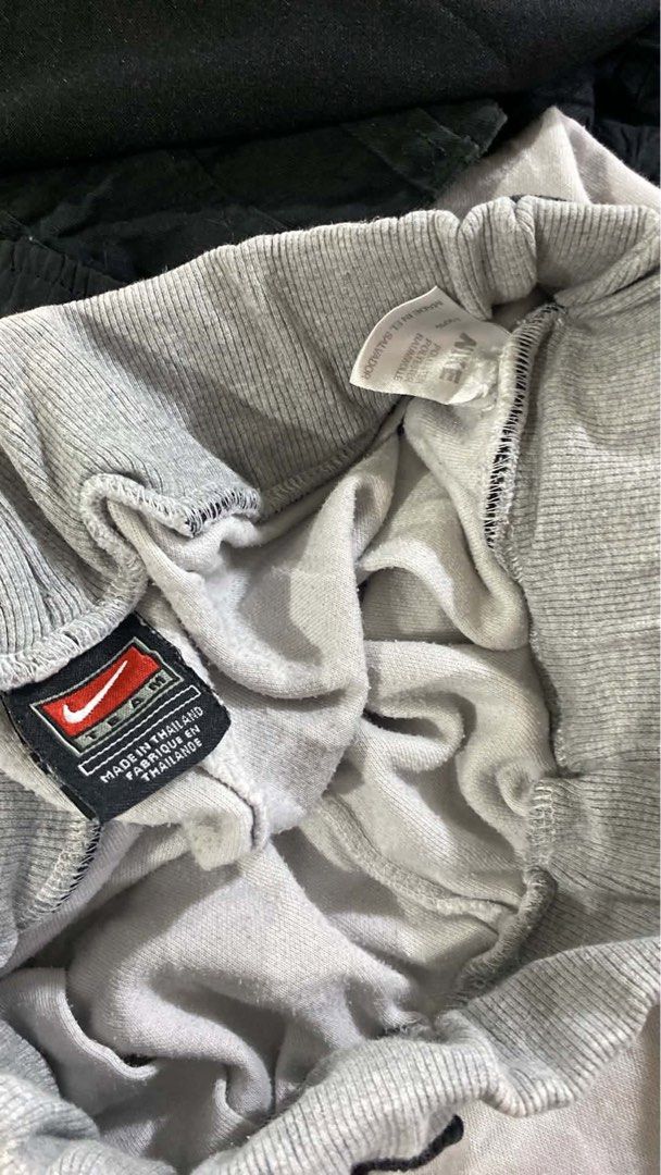 NIKE DOUBLE SWOOSH (Category: Shorts) located in Manila. Submitted by jozelann (Listing ID 1470406582, Image 3). Description: .