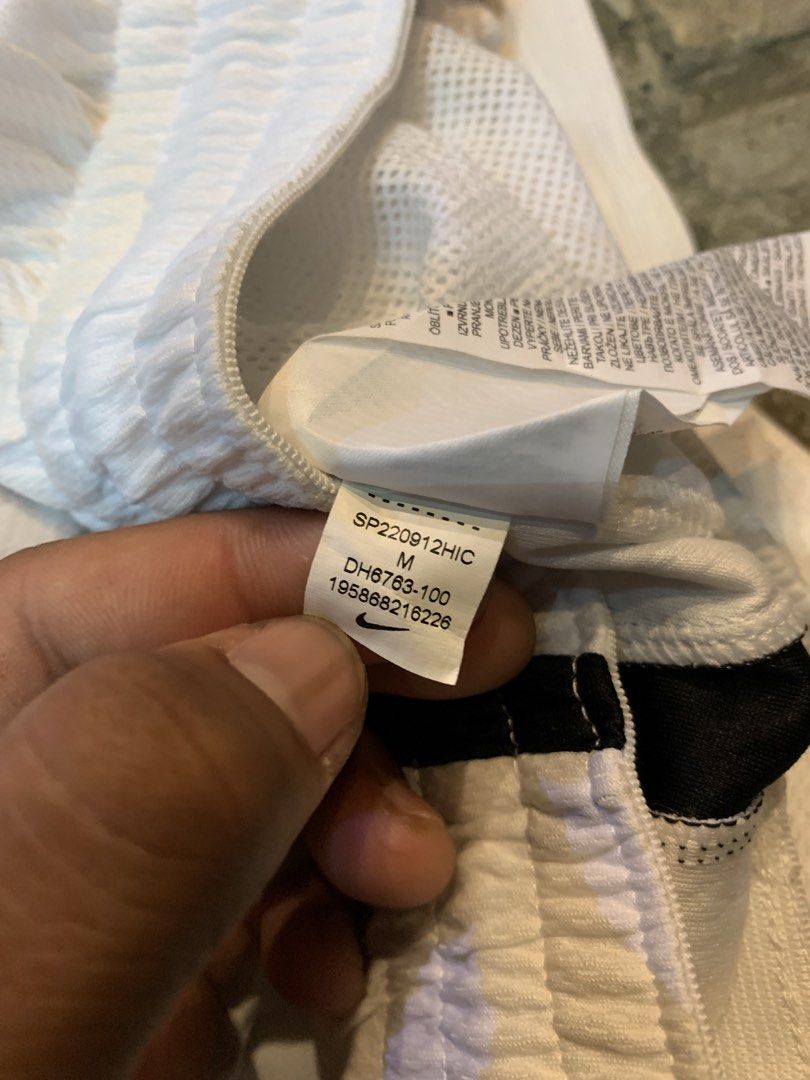 NIKE DRIFIT (Category: Activewear) located in Carmen. Submitted by bensbai (Listing ID 1470458451, Image 3). Description: - Premium quality material built to last - Sleek and modern design suitable for daily use - Excellent overall condition - Easy to maintain and clean - Dimes 30-34x20.