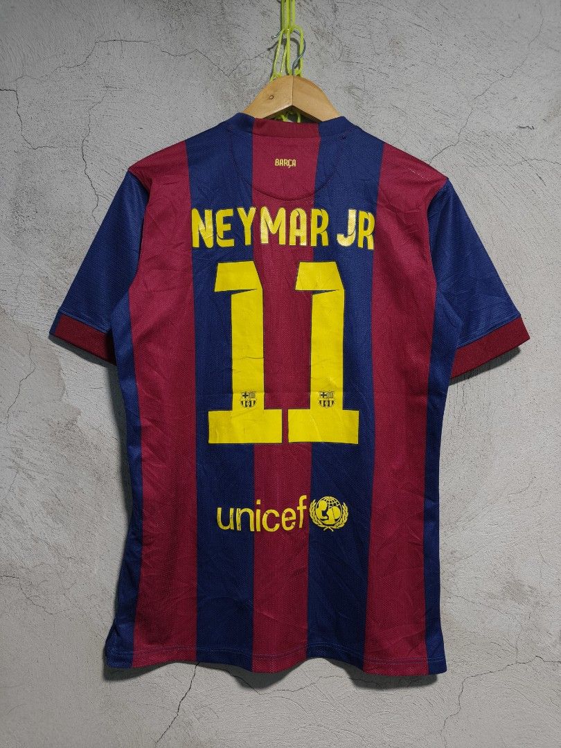 Nike FCB NEYMAR JR (Category: Formal Shirts) located in Butuan. Submitted by miltonpulido (Listing ID 1470458299, Image 2). Description: Dimes: 20/28 M-L with minimal foldnlines on print still on good condition.