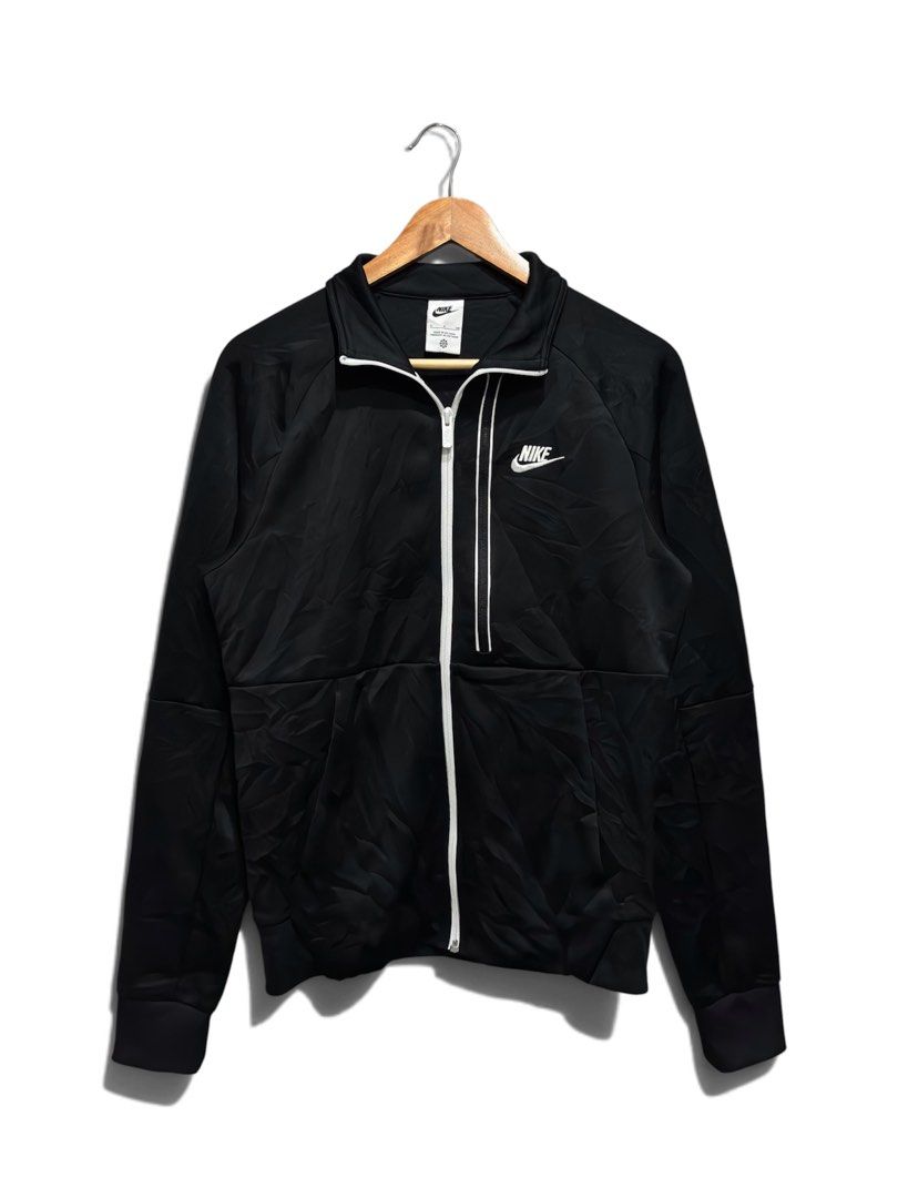 Nike Full-Zip Track Jacket Size S-M (Category: Coats, Jackets and Outerwear) located in Cagayan de Oro. Submitted by rare.theory (Listing ID 1470357995, Image 1). Description: Best fit: S-M (Men’s) Dimensions: W-20 / L-27 Condition: Good as new Color rate: 10/10 Mine: ₱850 + (sf) Loc: Iligan City, Mindanao. (CAN SHIP NATIONWIDE)✈️🇵🇭.