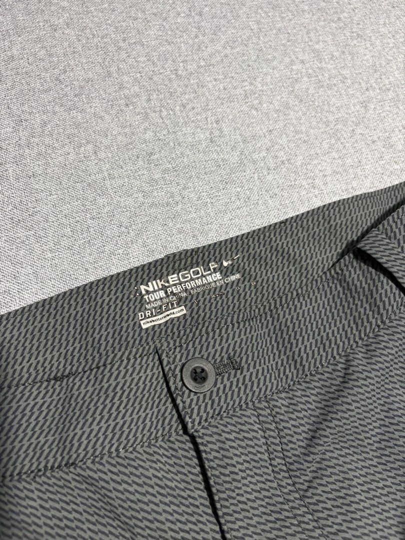 NIKE GOLF (Category: Trousers) located in Talisay. Submitted by bugzham (Listing ID 1470489439, Image 2). Description: Excellent condition with size on tag : 36x30.