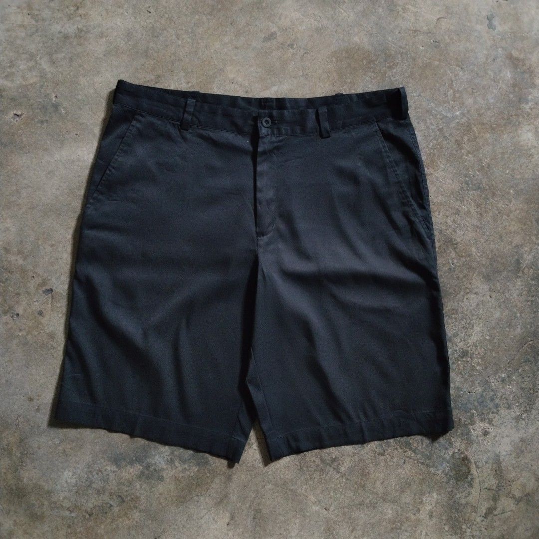 nike golf black shorts (Category: Shorts) located in Bulacan. Submitted by hustleoverluckphv2 (Listing ID 1470496250, Image 1). Description: nike golf black shorts 34 on tag Measurements Waist - 36" Length - 22" Hem - 12" Claim - 299.