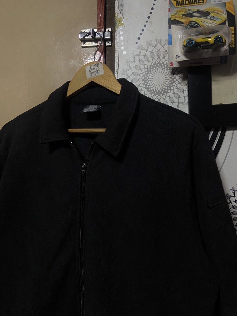 NIKE GOLF FLEECE (HARRINGTON TYPE) 😎⭐️ (Category: Coats, Jackets and Outerwear) located in Quezon City. Submitted by trezzzz (Listing ID 1470367756, Image 2). Description: •No issue •Excellent Condition 🤩 •Medium - Large ALREADY WASHED 👕 850 free shipped (from 1700) 😎🤩.