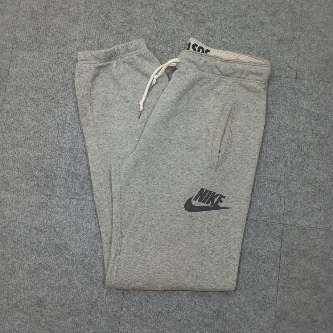 Nike Gray Sweatpants (Category: Joggers) located in Taguig. Submitted by sito. (Listing ID 1470404307, Image 1). Description: For sale! 📣 Nike Gray Sweatpants Specs and measurements: • Size Small • Length 40 inches • Width 30 inches • Hips 22 inches • Thigh 12 inches • Inseam 30 inches • Leg 6 Opening Condition Details: • Excellent Condition • No issue • Color rate: 10/10 • Overall Condition: 10/10 Price: ~ ₱451 Transaction Details: Location: Up